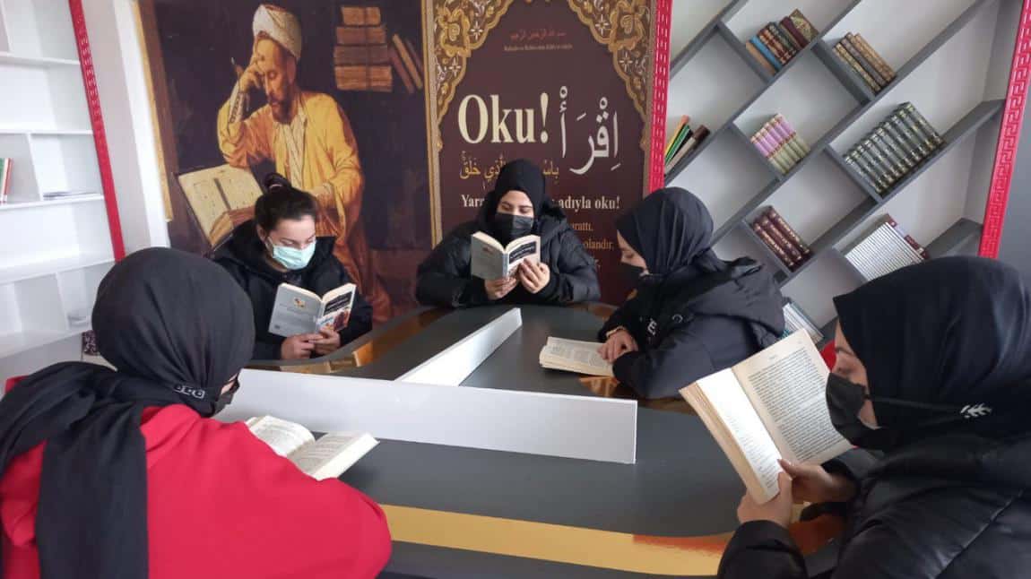 Türk ve Dünya Edebiyatı Klasiklerini Okuma Etkinliğimiz...